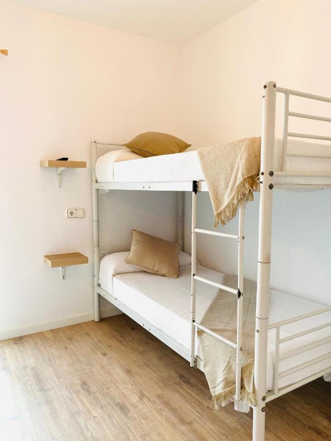 Chambre Double Standard avec Lits Superposés et Salle de Bains Commune