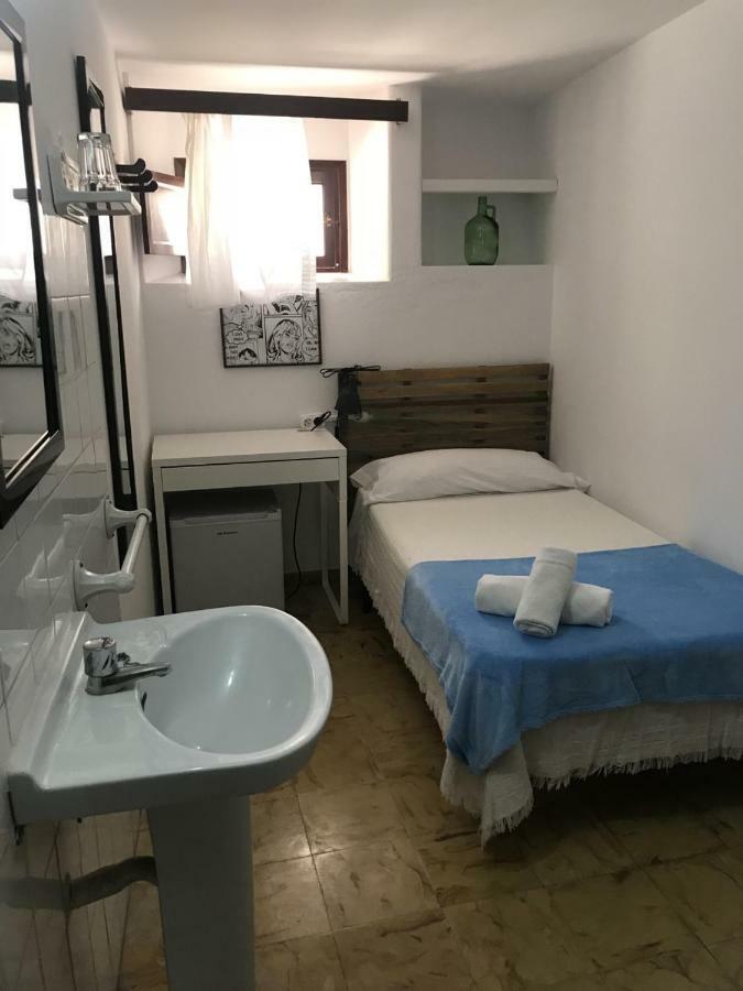 Chambre Simple avec Salle de Bains Commune